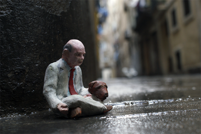 street_art_isaac_cordal_8