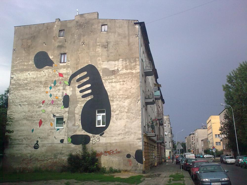13 Galeria Urban Art Forms in Lodz, Poland. By Massmix